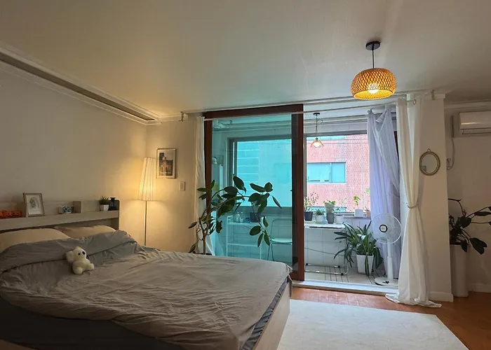 Sinsa Haus, Sinsa Station In Gangnam For 4 People, 2 Rooms, Free Parking 강남 신사역, 최대4인, 2룸, 주차가능 * Séoul