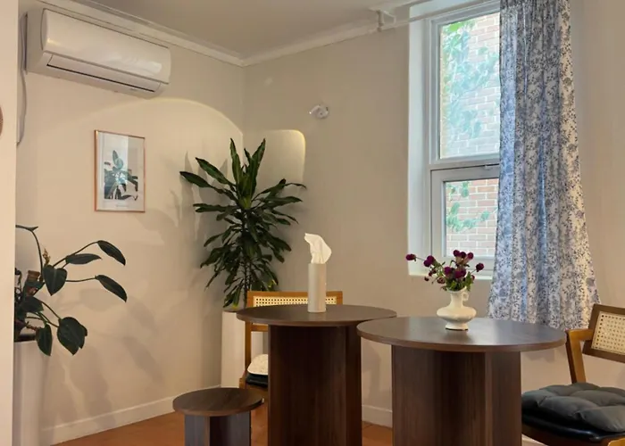 Sinsa Haus, Sinsa Station In Gangnam For 4 People, 2 Rooms, Free Parking 강남 신사역, 최대4인, 2룸, 주차가능 *