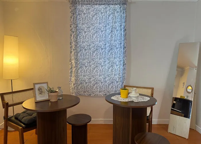 Sinsa Haus, Sinsa Station In Gangnam For 4 People, 2 Rooms, Free Parking 강남 신사역, 최대4인, 2룸, 주차가능 Apartamento Seul