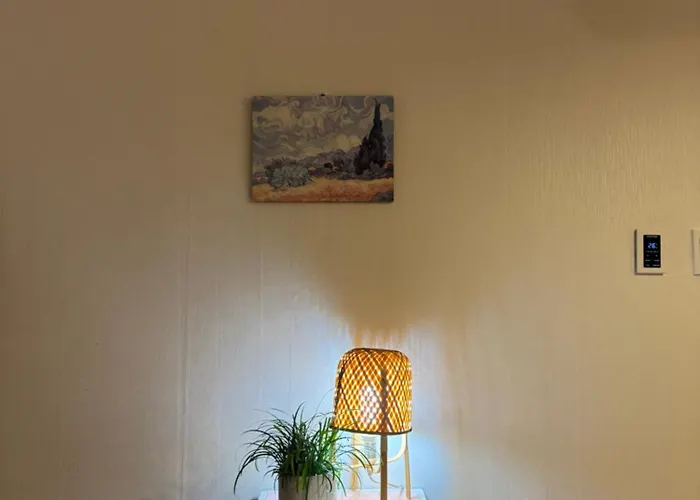Sinsa Haus, Sinsa Station In Gangnam For 4 People, 2 Rooms, Free Parking 강남 신사역, 최대4인, 2룸, 주차가능 *