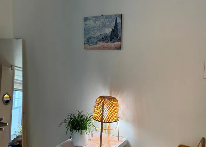 Sinsa Haus, Sinsa Station In Gangnam For 4 People, 2 Rooms, Free Parking 강남 신사역, 최대4인, 2룸, 주차가능 Seul