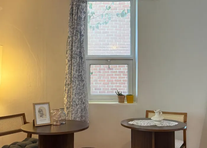 Sinsa Haus, Sinsa Station In Gangnam For 4 People, 2 Rooms, Free Parking 강남 신사역, 최대4인, 2룸, 주차가능 * Séoul