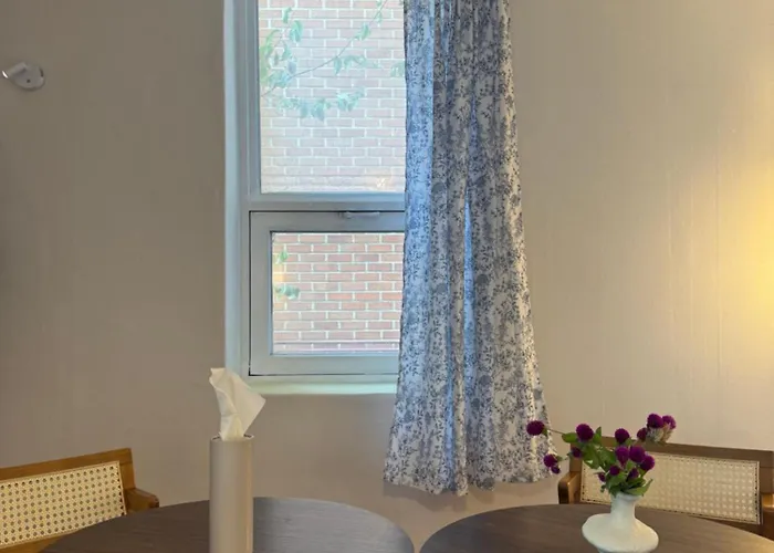 Sinsa Haus, Sinsa Station In Gangnam For 4 People, 2 Rooms, Free Parking 강남 신사역, 최대4인, 2룸, 주차가능 *